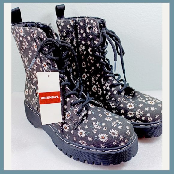 UNIONBAY Shoes - UNIONBAY Boots Hayden Black Daisy Combat Booties Size 7.5